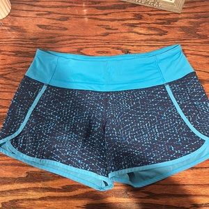 Lulu lemon size 6 speed up shorts